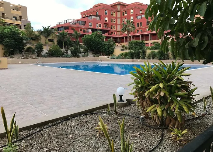 Maria Perla Medano *